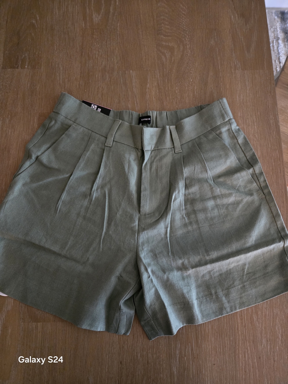 Express Olive Pleated Linen-Blend Shorts Womens Sz 6 New